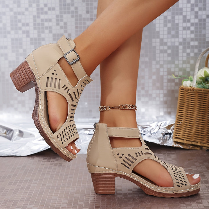 Sandalias elegantes de tacón bloque