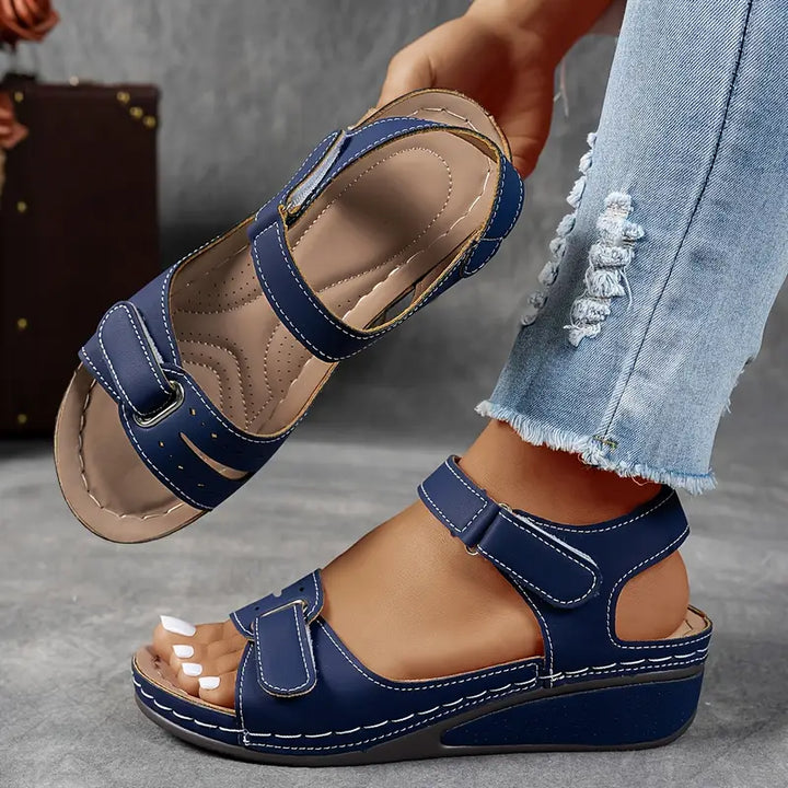 Sandalias ortopédicas con cuña elevada