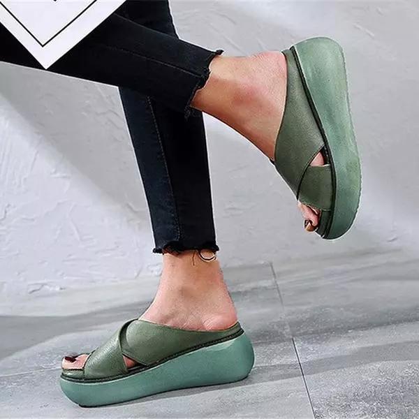 Sandalias planas de suela blanda