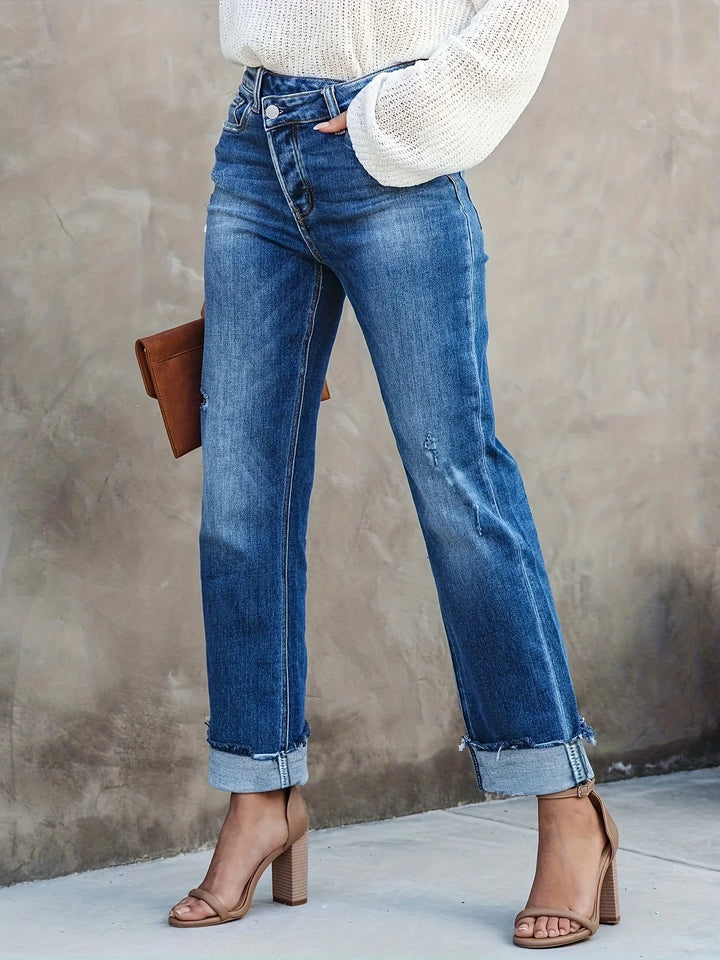 Jeans da donna alla moda a gamba dritta rilassati e asimmetrici