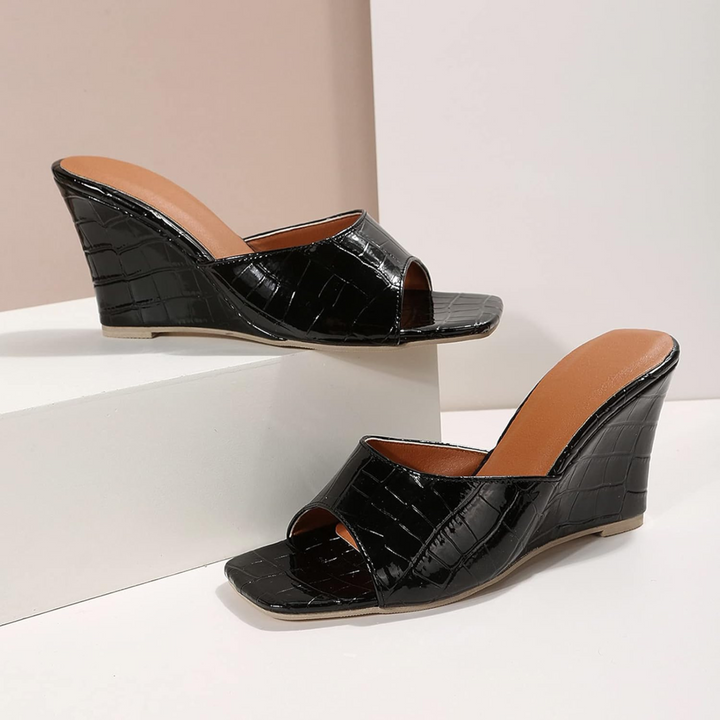 Skórzane buty na koturnie z poduszką