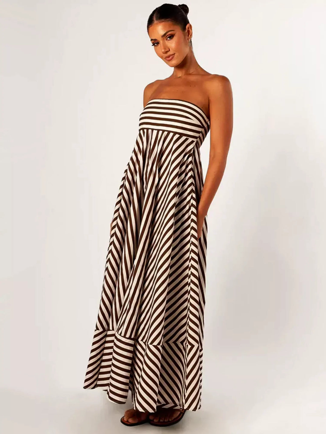 Women's Exquisite Flowing Strapless Maxi Dress with Strapless Neckline