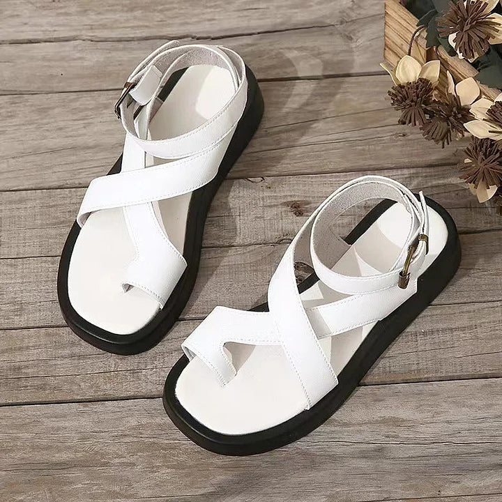 Sandalias cómodas con hebilla y plataforma