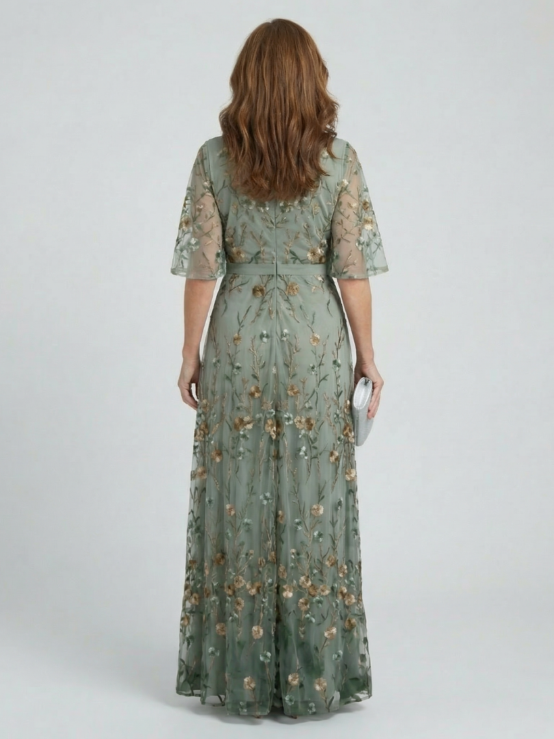 Vestido largo fluido con tirantes y estampado floral