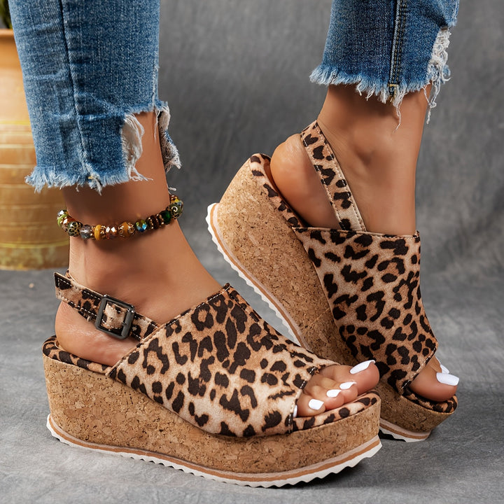 Sandalias cómodas con hebilla y plataforma