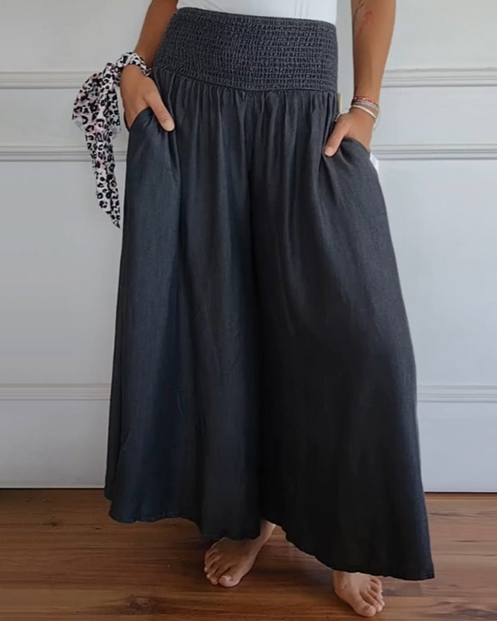 Pantalones elásticos y fluidos