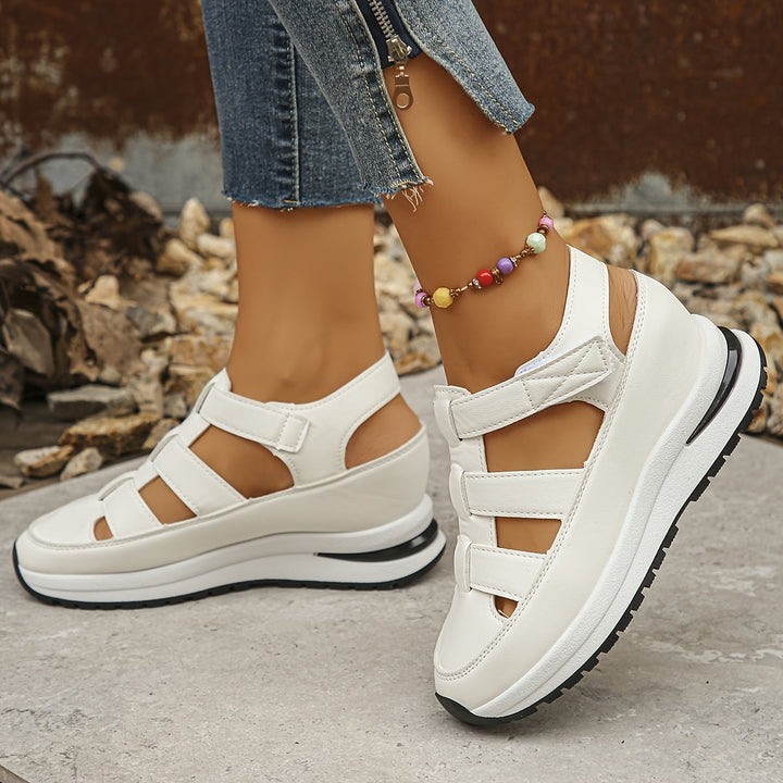 Sandalias cómodas ajustables con plataforma