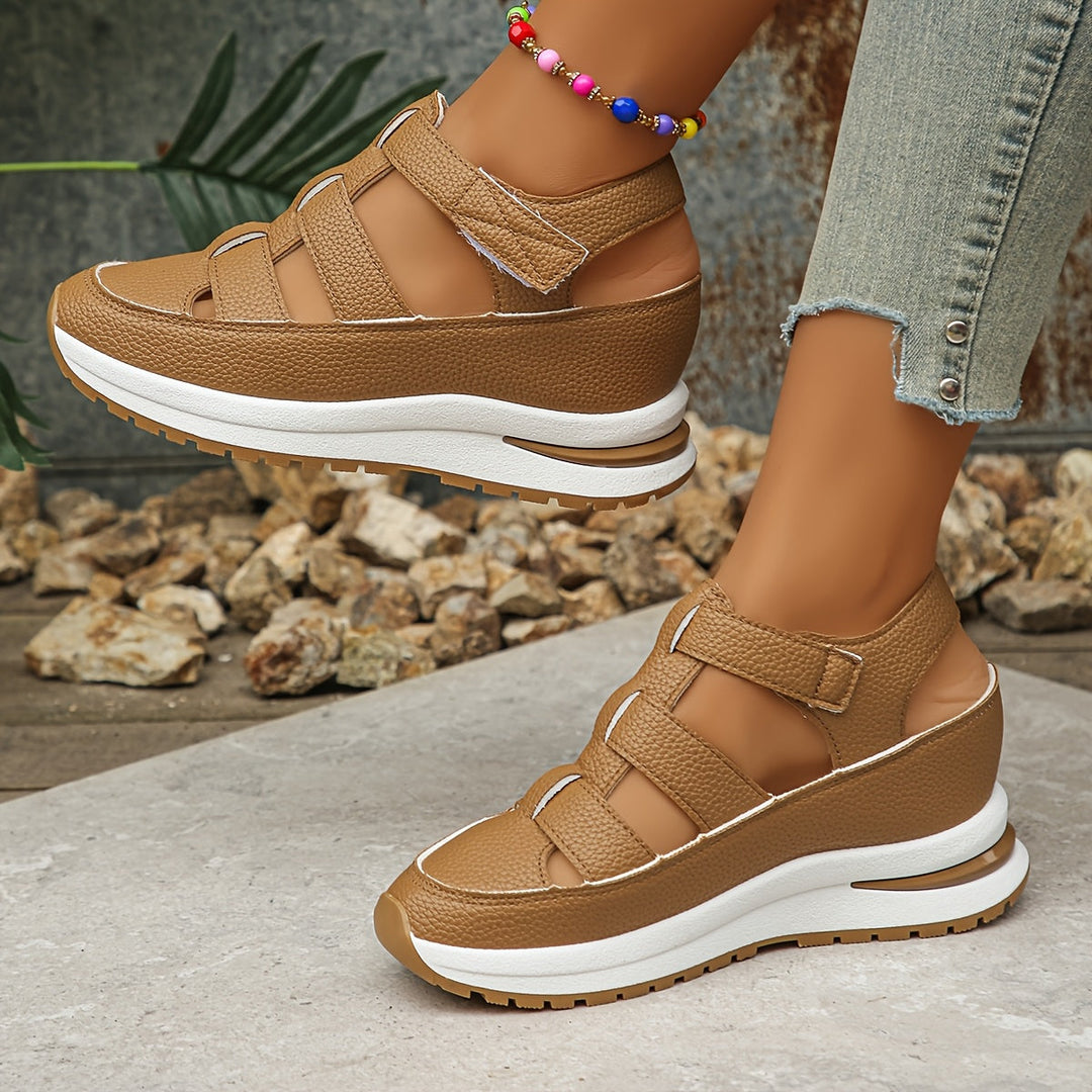 Sandalias cómodas ajustables con plataforma