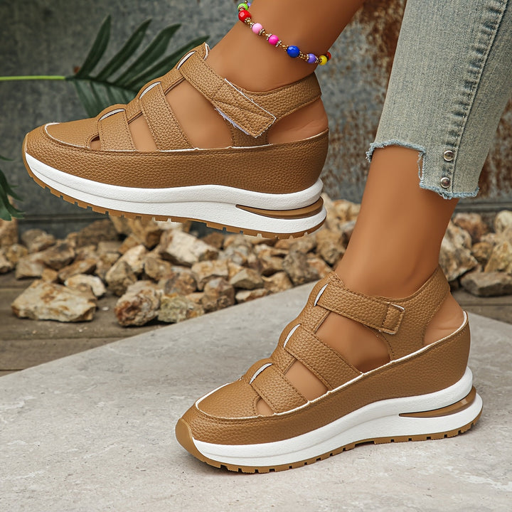 Sandalias cómodas ajustables con plataforma