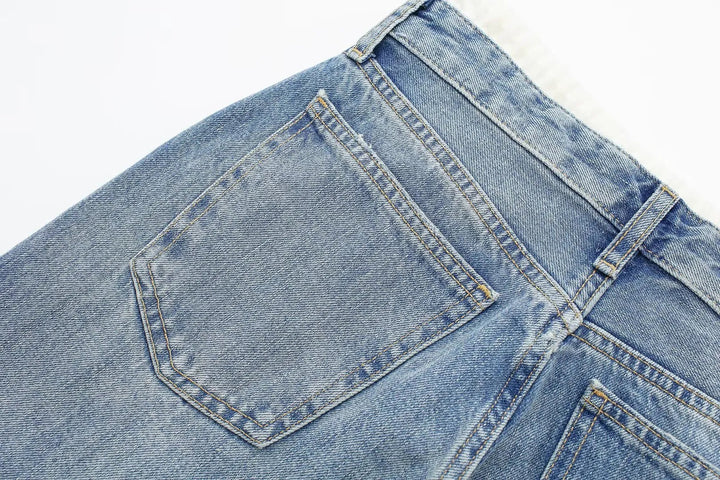 Jeans clásicos y elegantes de mujer de tiro medio con pierna recta y cordones