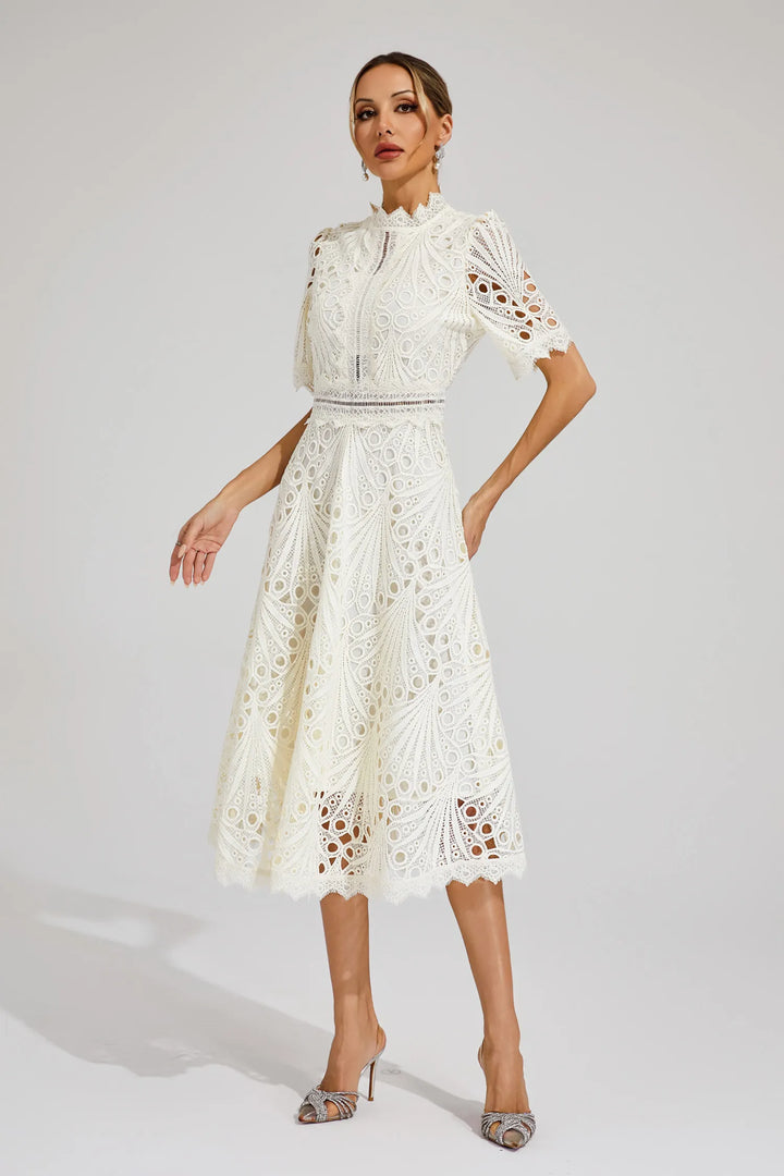 Vestido midi de encaje femenino exquisito, moderno y glamoroso con diseño recortado