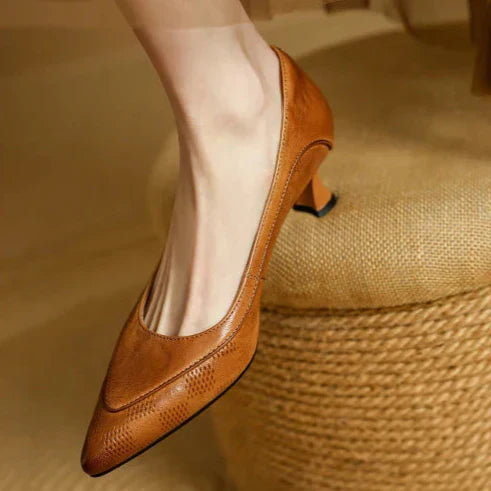 Décolleté con tacco kitten slip-on