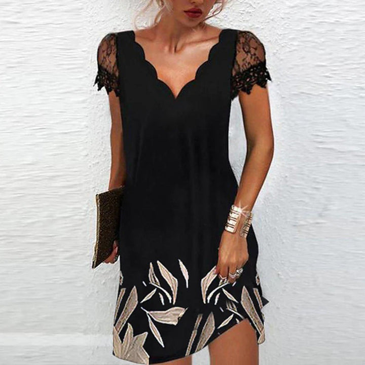 Women's Modern Elegant Sleeveless Evening Dress with Scalloped Neckline