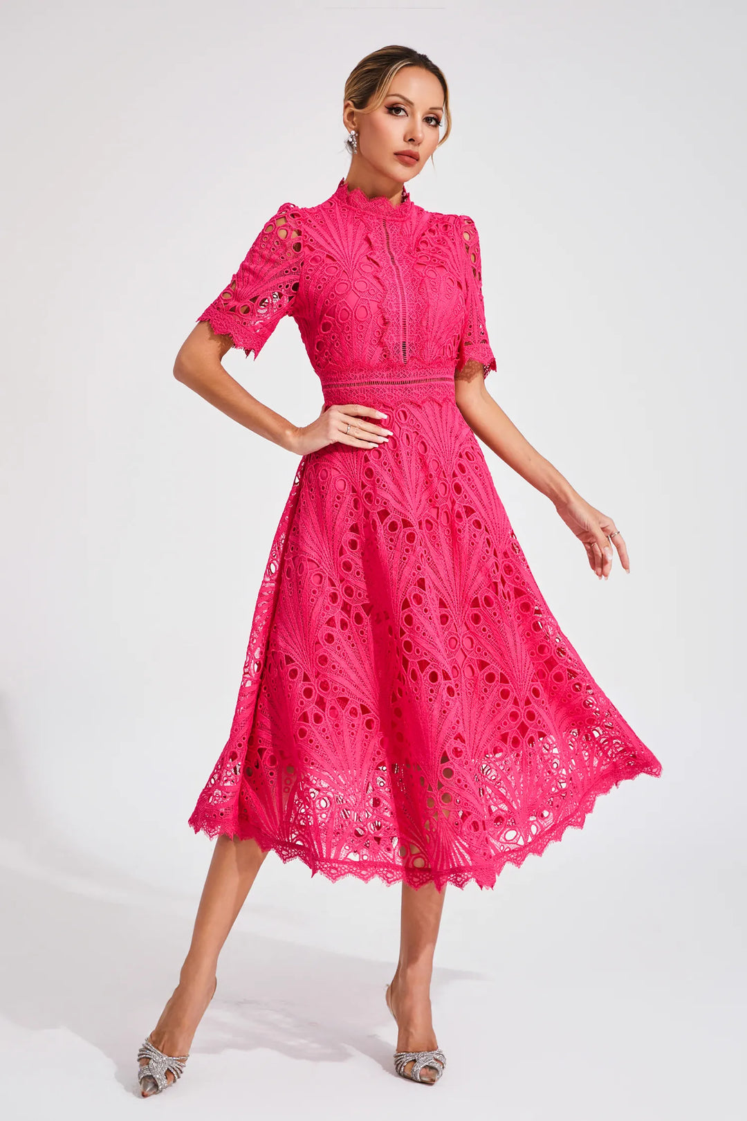 Wykwintna Sukienka Midi z Koronki o Subtelnym Blasku dla Kobiet