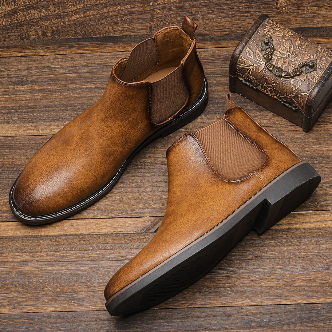 Men’s Sleek Versatile Chelsea Boots for Outdoor Use