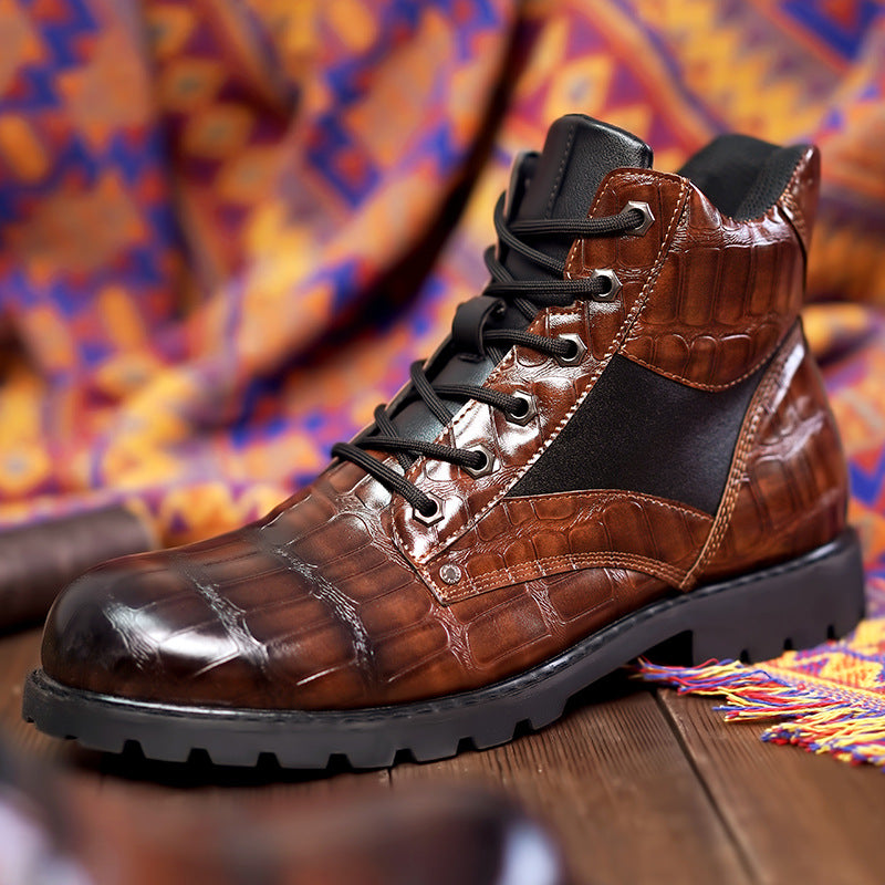 Botas de hombre modernas para aventura y combate al aire libre con relieve en el tobillo