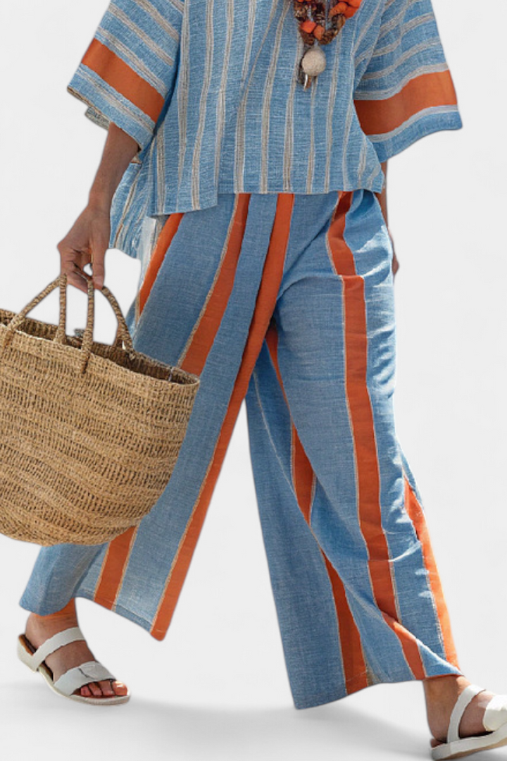 Completo pantaloni a gamba larga a righe