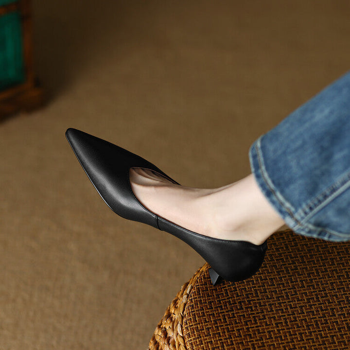 Zapatos de tacón bajo tipo kitten con punta puntiaguda y sin cordones