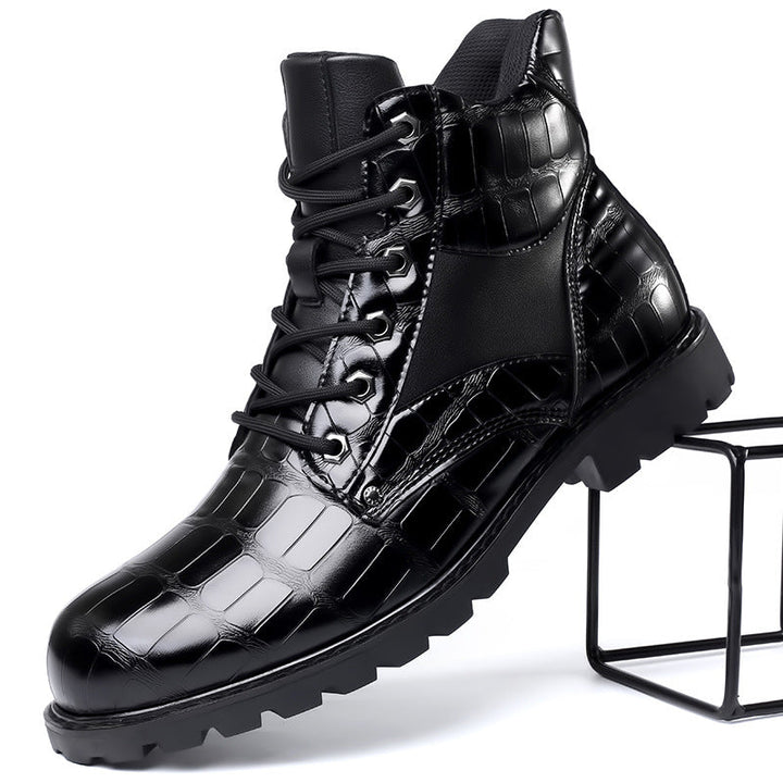 Botas de hombre modernas para aventura y combate al aire libre con relieve en el tobillo