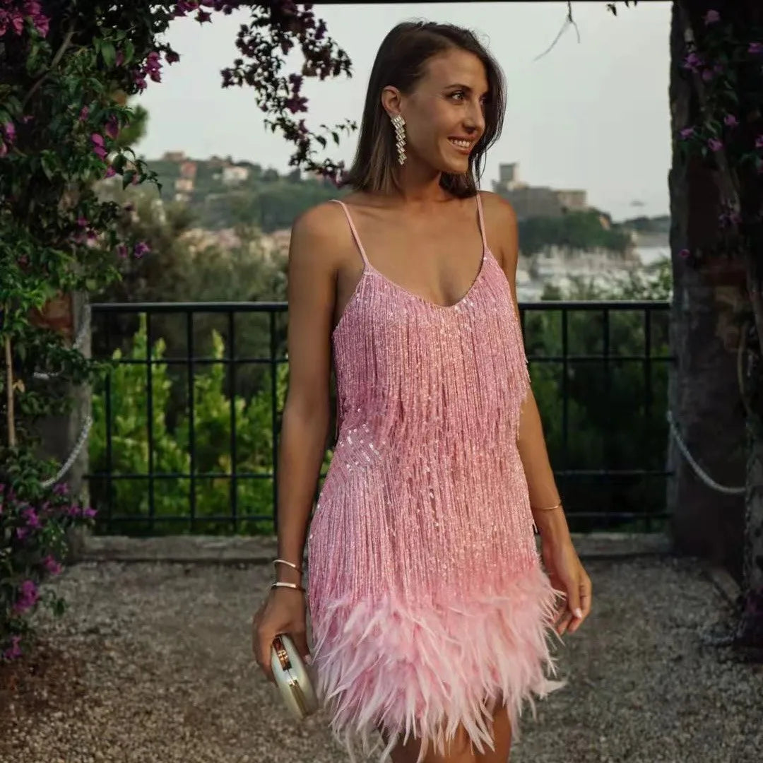 Vestido de cóctel para mujer con elegancia cautivadora, lentejuelas y plumas con flecos