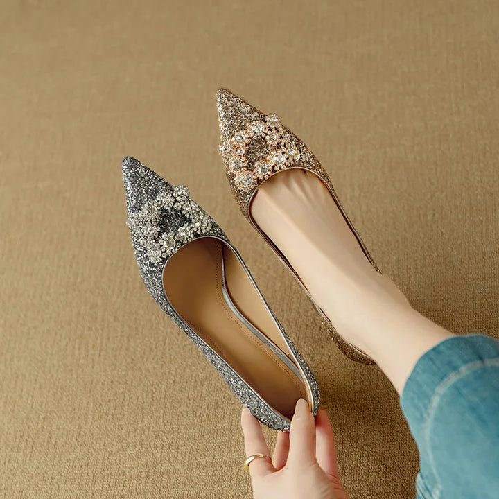 Tacones con hebilla de cristal brillante