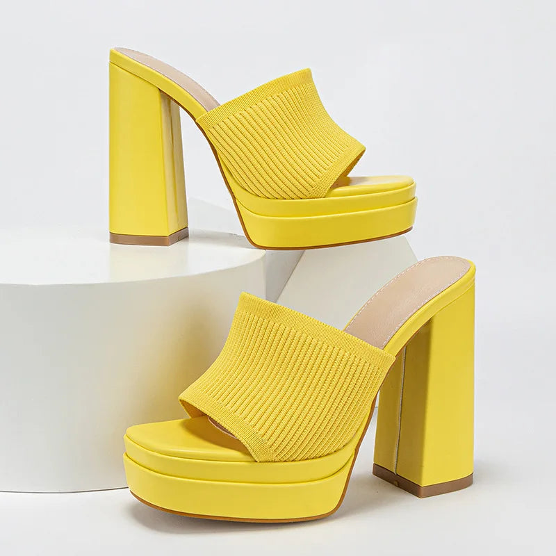 Sandalias cómodas ajustables con plataforma