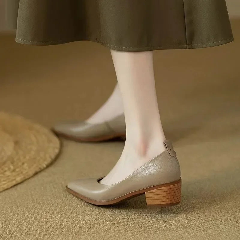 Zapatos de tacón de oficina con punta puntiaguda