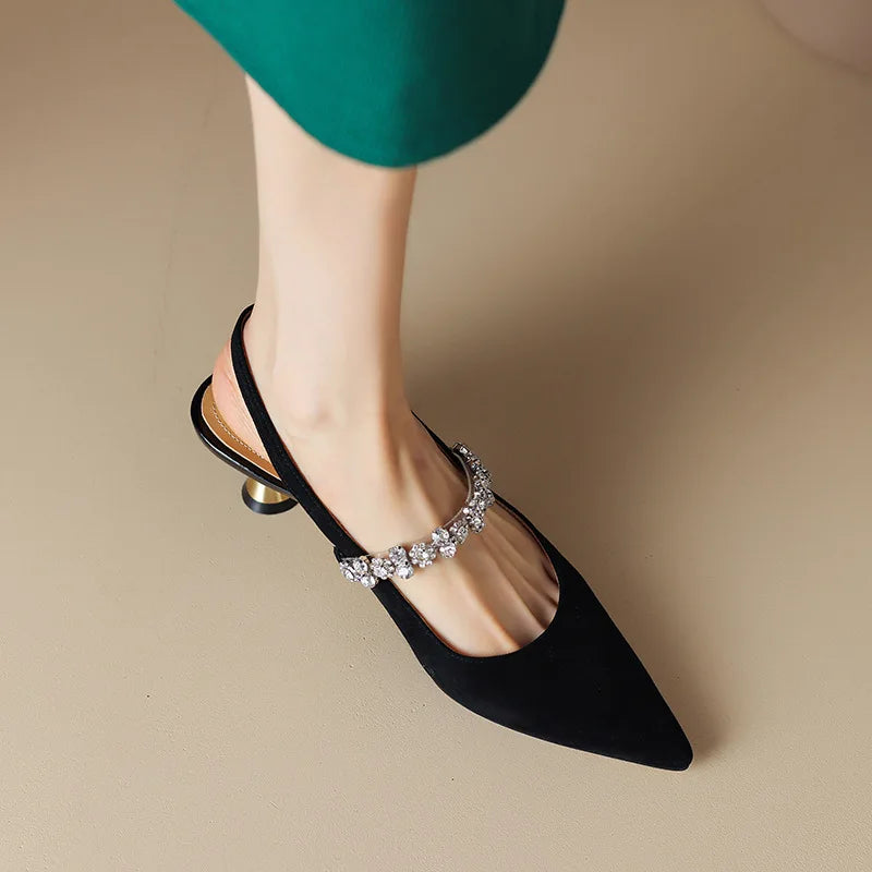 Szpilki na pasku z kryształami Slingback