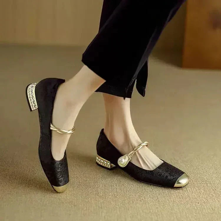 Zapatos planos Mary Jane con correa y perlas brillantes