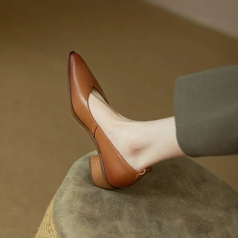 Zapatos de tacón de oficina con punta puntiaguda