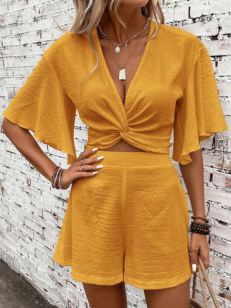 Completo Top Crop Twist e Pantaloncini Flutter