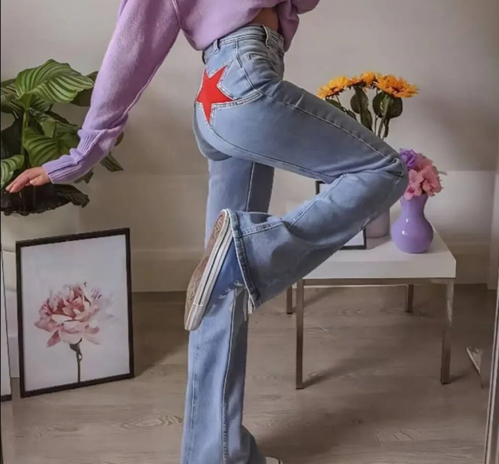 Jeans clásicos y resistentes de mujer con estrella roja y estilo casual acampanados