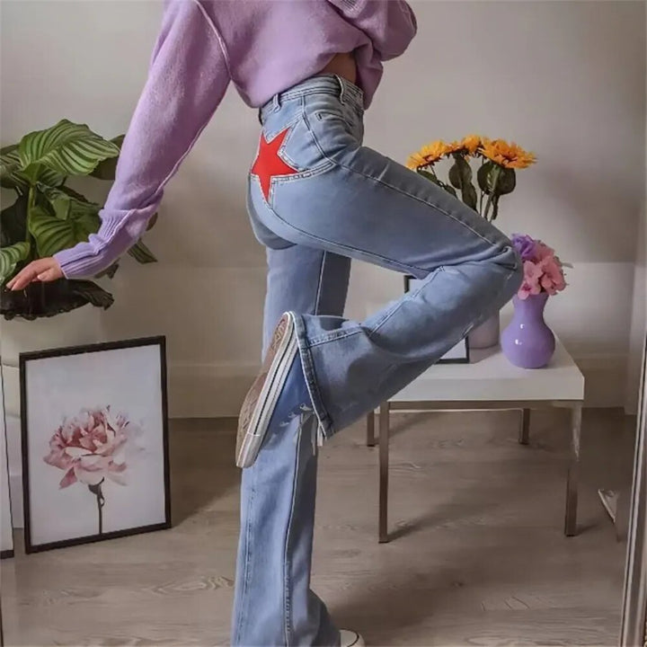 Jeans clásicos y resistentes de mujer con estrella roja y estilo casual acampanados