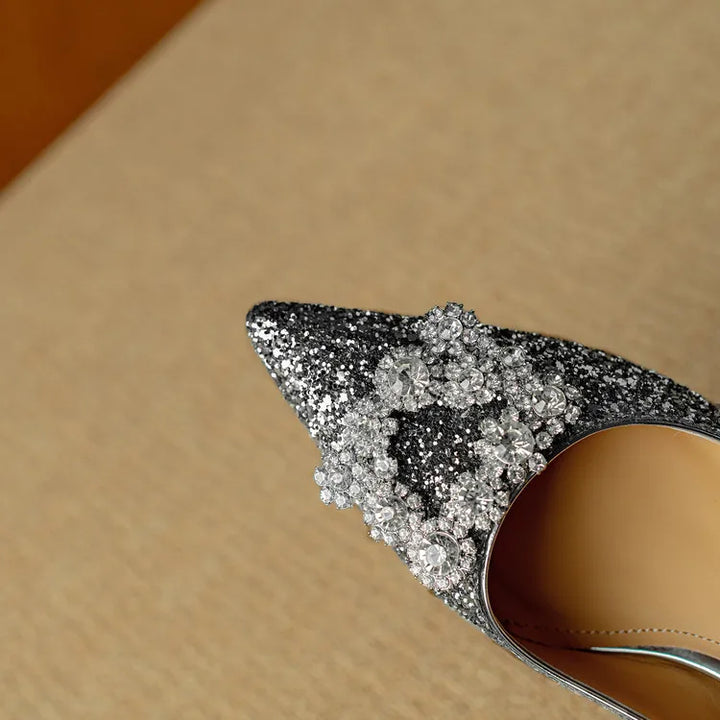 Tacones con hebilla de cristal brillante