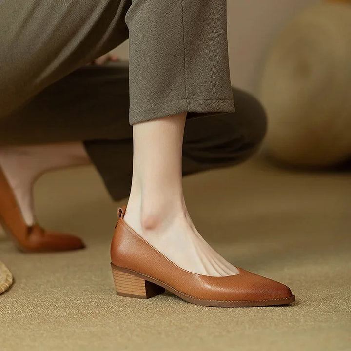 Zapatos de tacón de oficina con punta puntiaguda