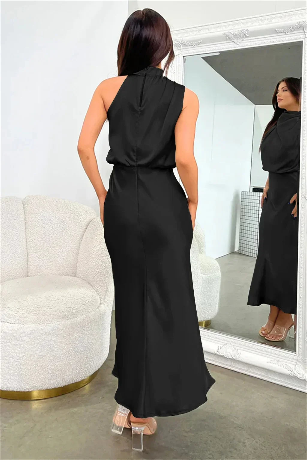 Elegancka wieczorowa sukienka midi na szyję