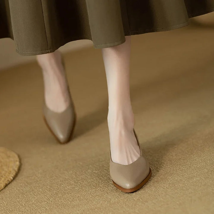 Zapatos de tacón de oficina con punta puntiaguda