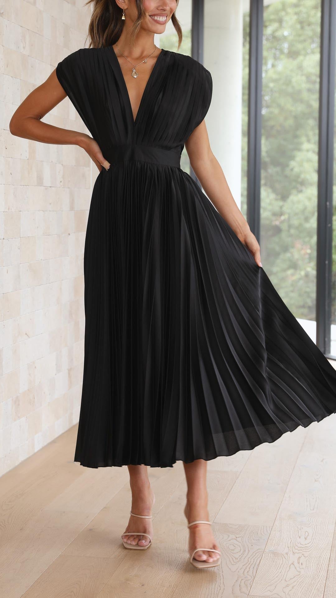 Elegancka plisowana sukienka maxi