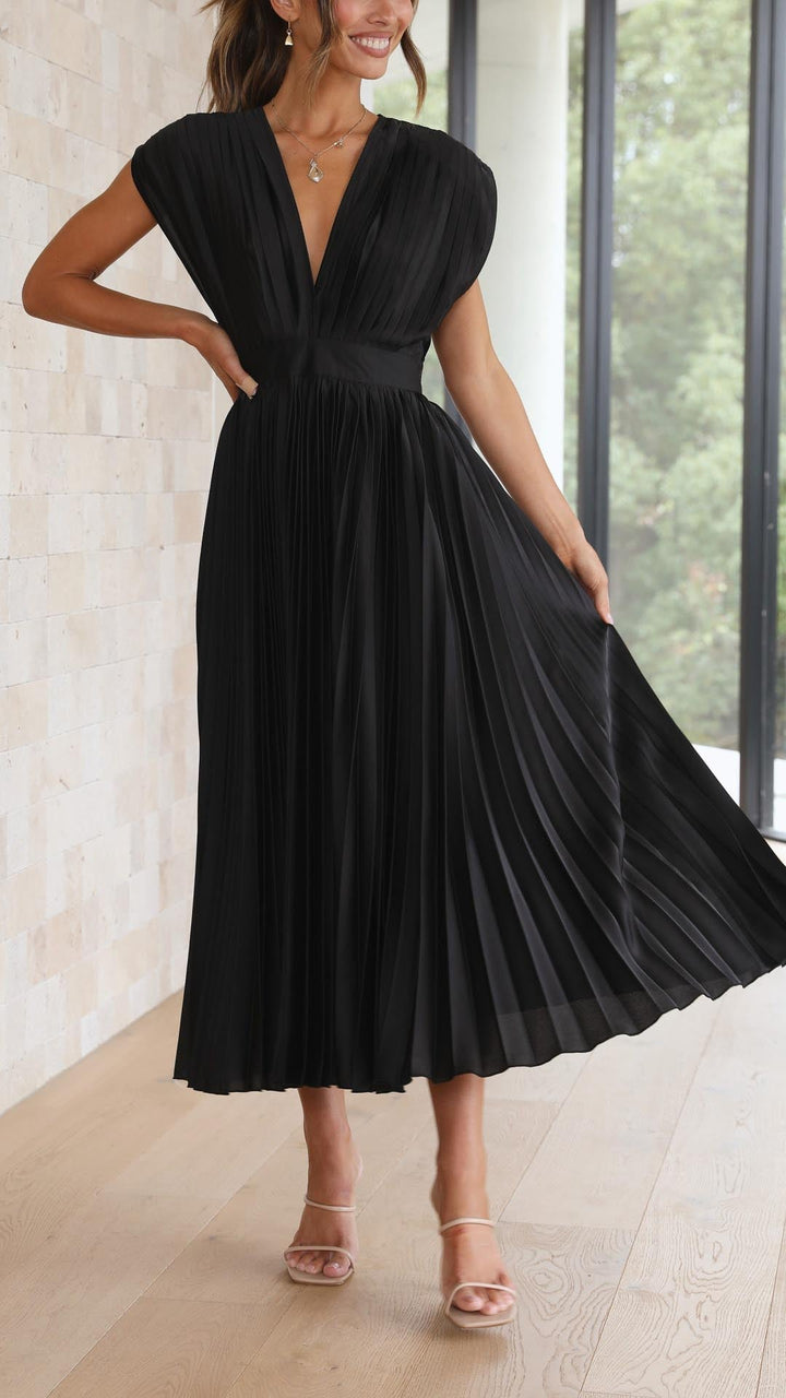Elegancka plisowana sukienka maxi