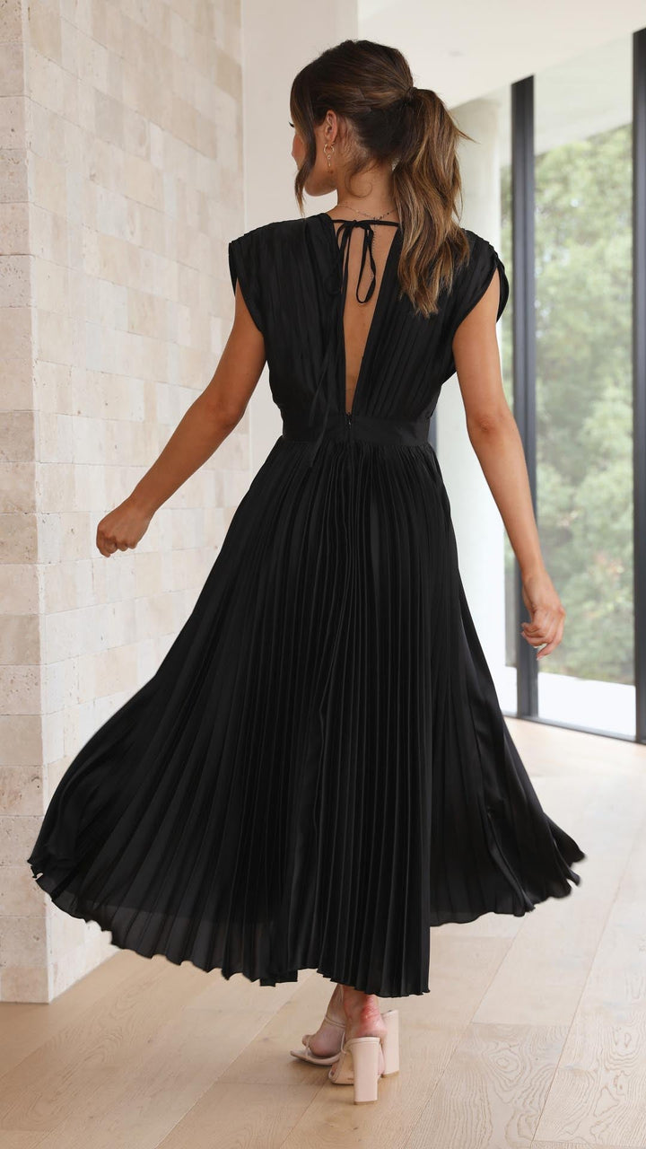 Elegancka plisowana sukienka maxi