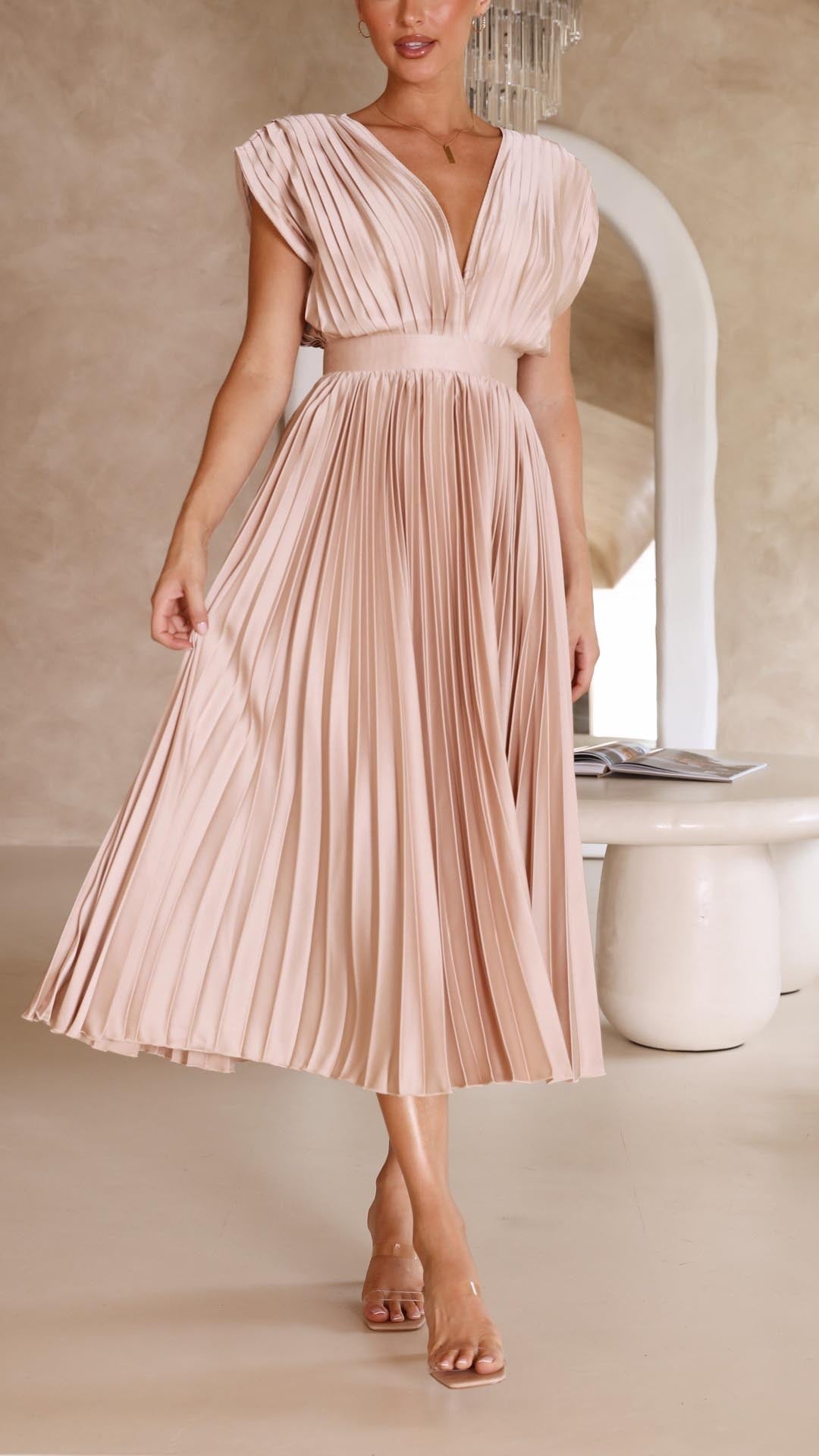 Elegancka plisowana sukienka maxi