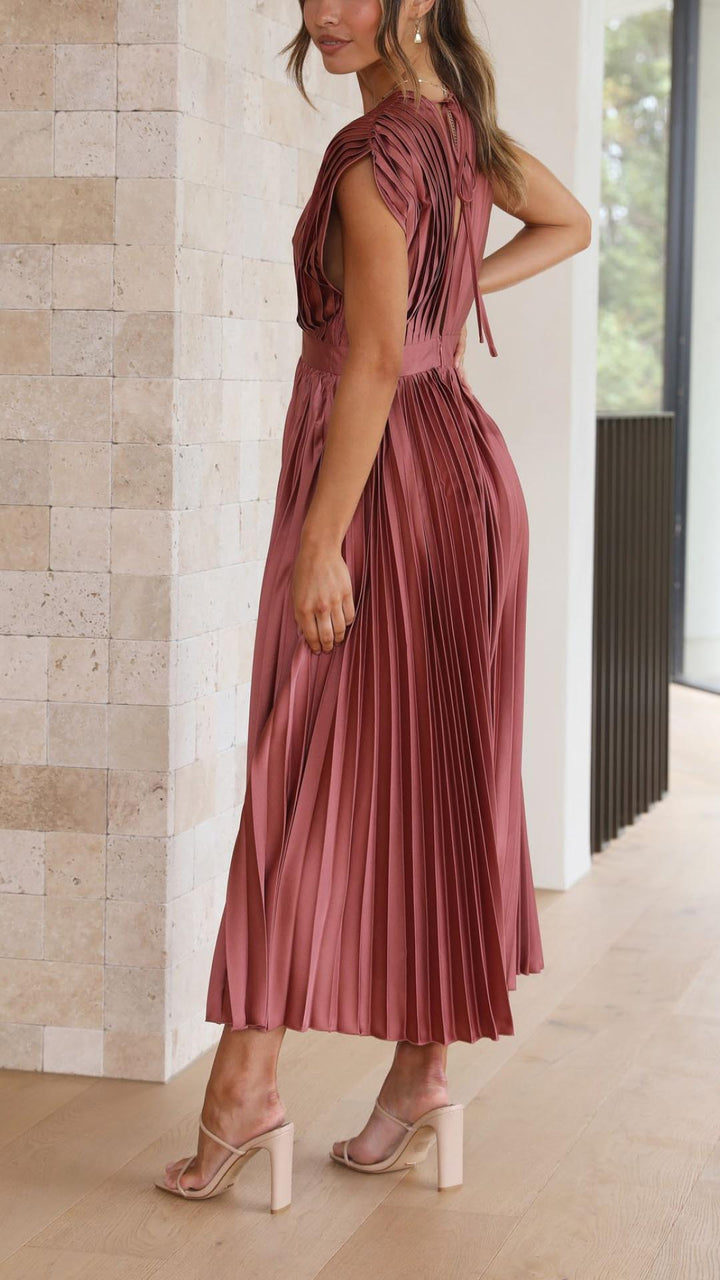 Elegancka plisowana sukienka maxi