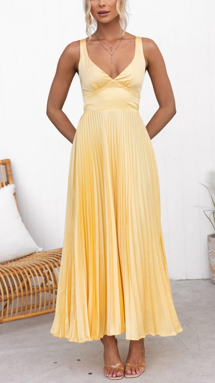 Vestido maxi plisado con escote en V