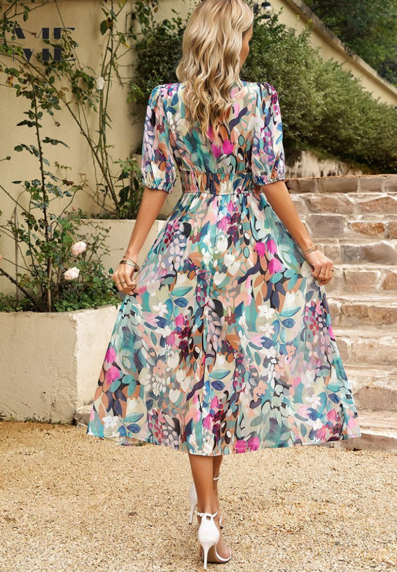 Elegancka sukienka w kwiaty