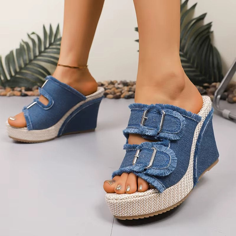 Sandalias de cuña con hebilla ajustable