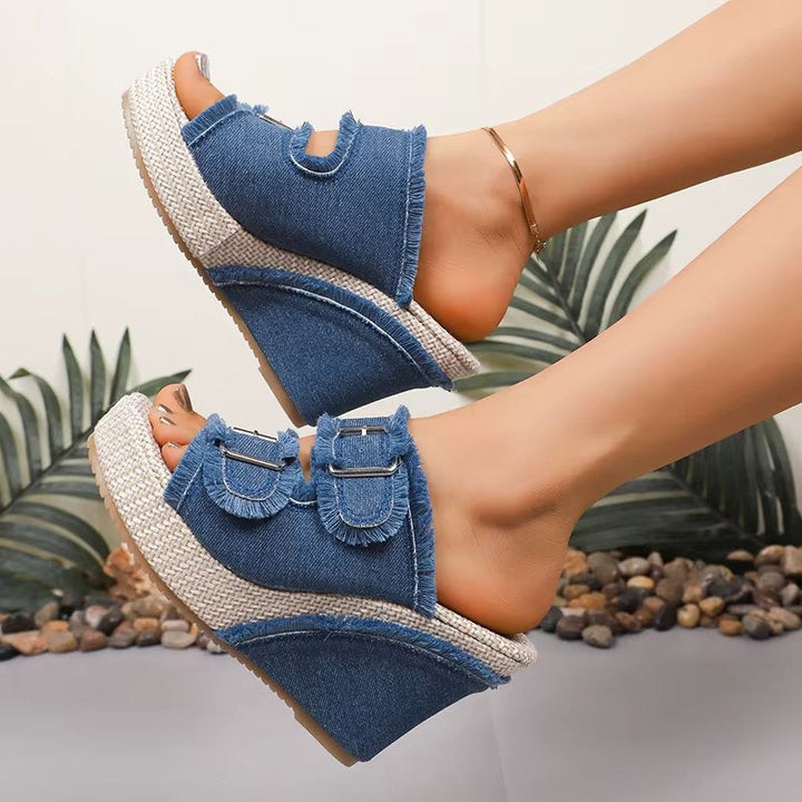 Sandalias de cuña con hebilla ajustable
