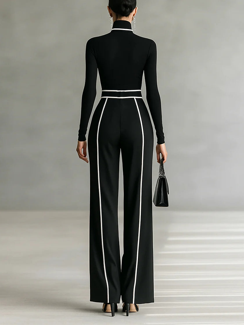 Conjunto de pantalones con cinturón y cuello alto