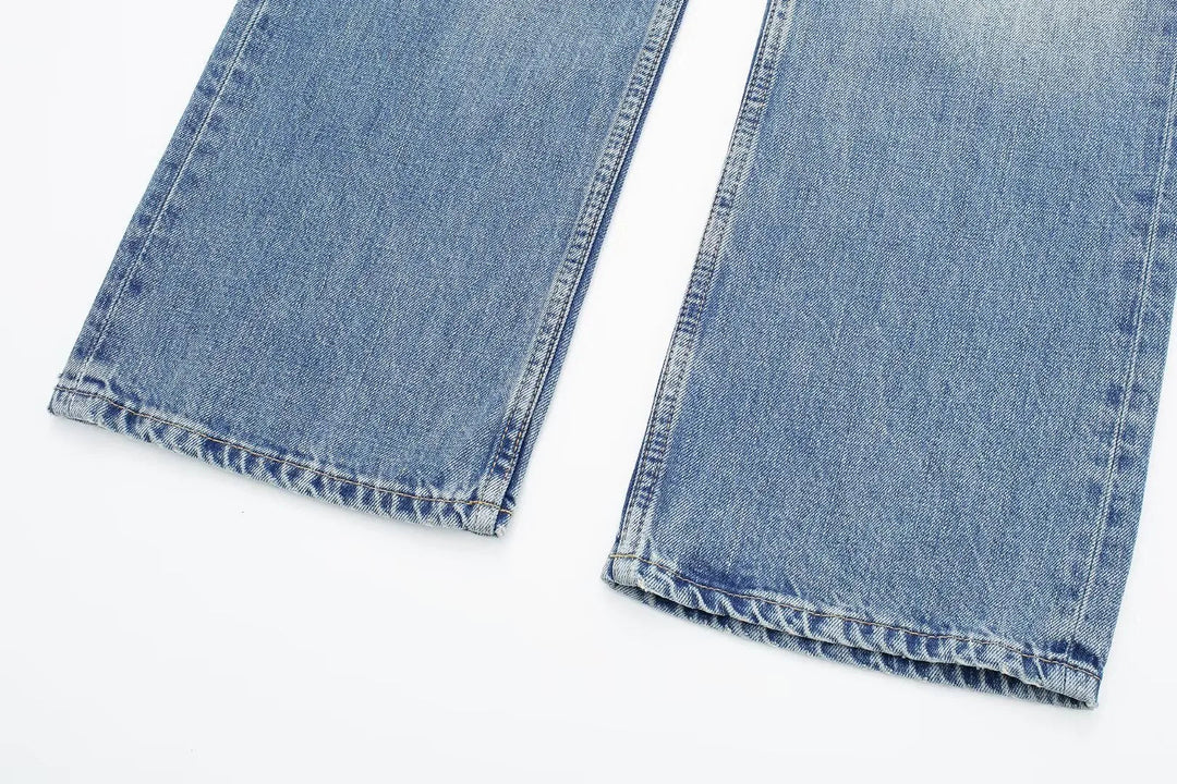 Jeans clásicos y elegantes de mujer de tiro medio con pierna recta y cordones