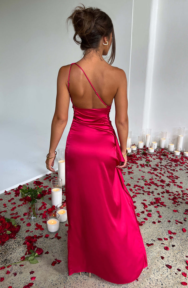 Vestido largo bodycon de satén con un solo hombro para invitadas de boda
