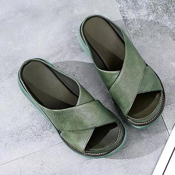 Sandalias planas de suela blanda